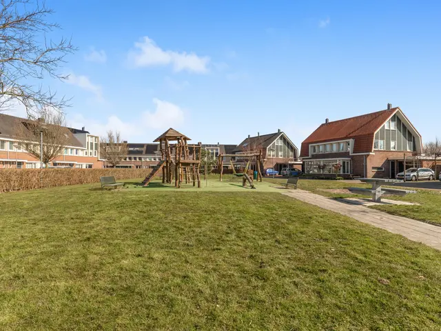 Advocaatpeer 3, WINKEL