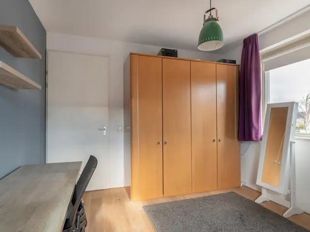 Advocaatpeer 3, WINKEL