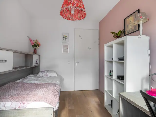 Advocaatpeer 3, WINKEL