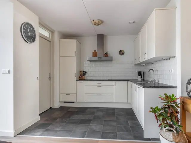 Advocaatpeer 3, WINKEL