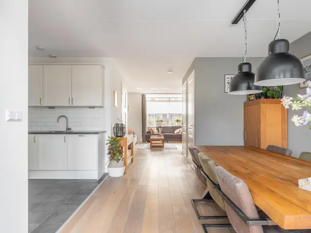 Advocaatpeer 3, WINKEL