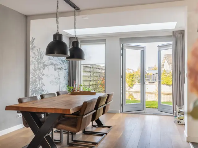 Advocaatpeer 3, WINKEL