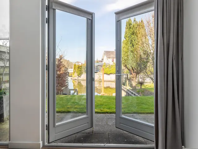 Advocaatpeer 3, WINKEL