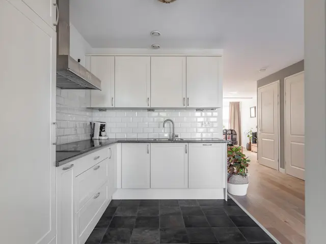 Advocaatpeer 3, WINKEL