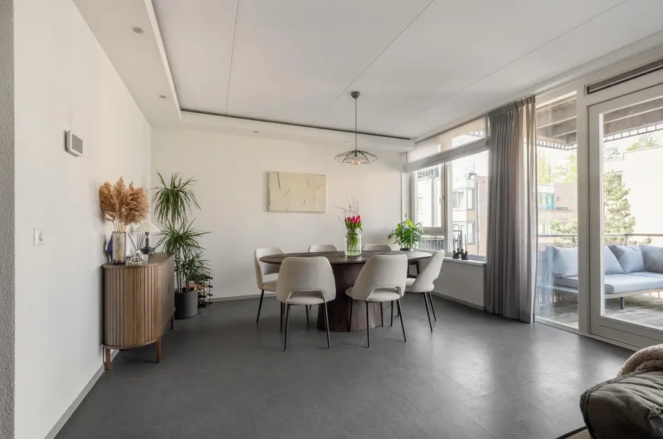 Raadhuisstraat 77