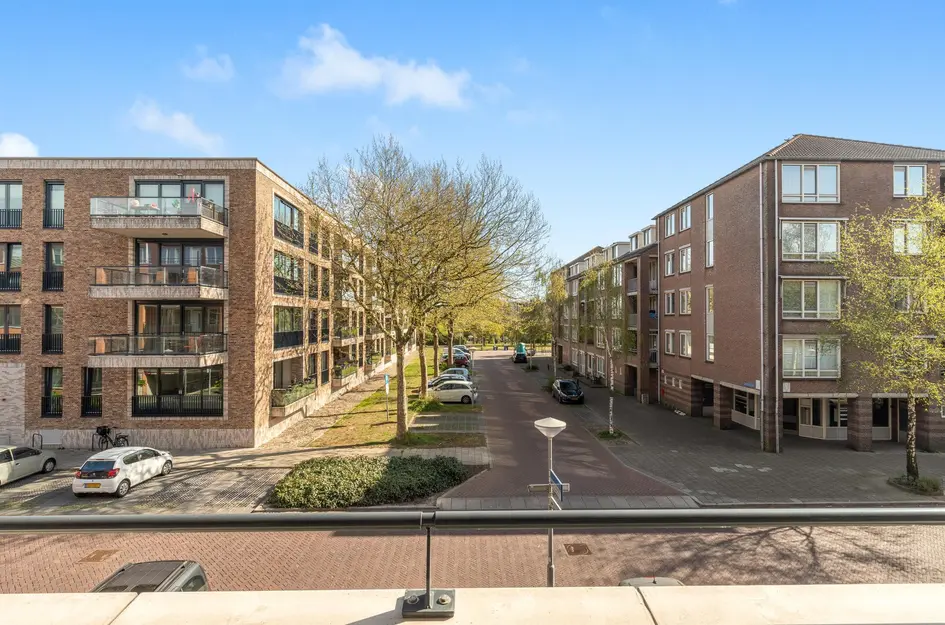 Raadhuisstraat 77