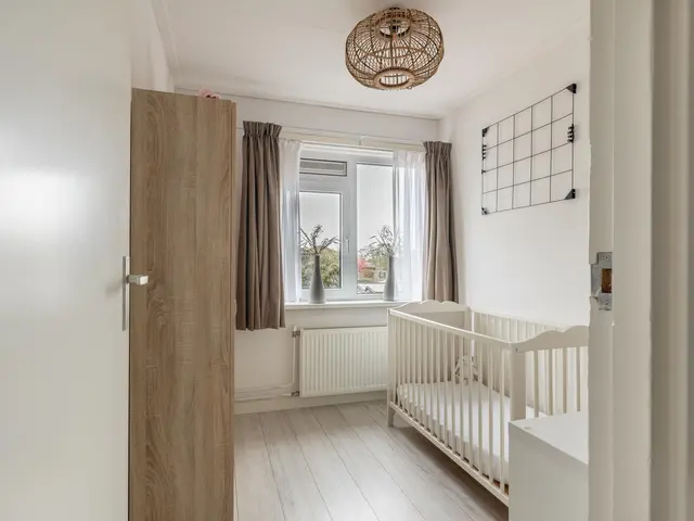 De Terp 5, UITGEEST
