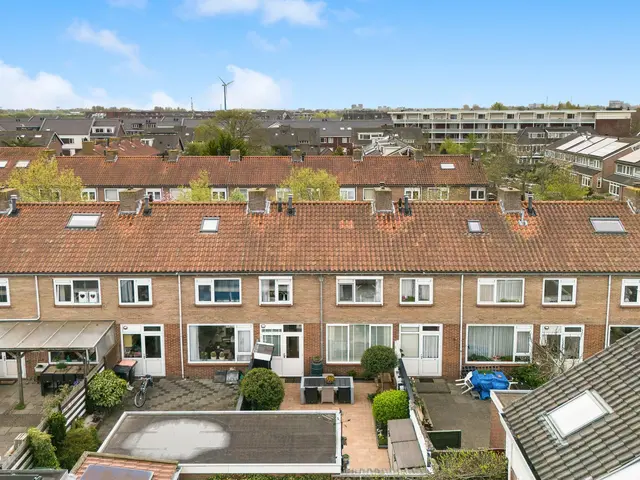 De Terp 5, UITGEEST