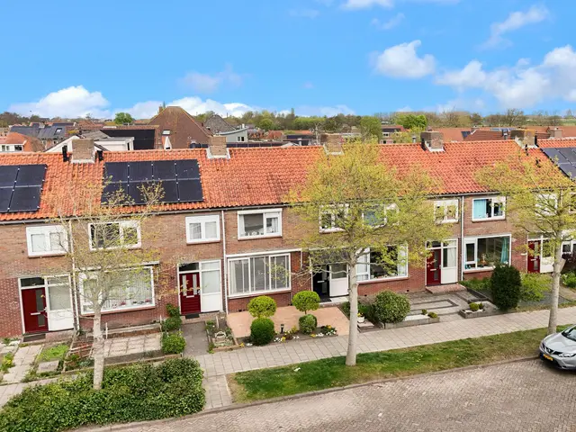 De Terp 5, UITGEEST