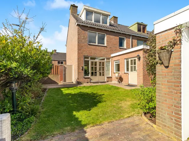 Willem van Velsenstraat 11, HEEMSKERK