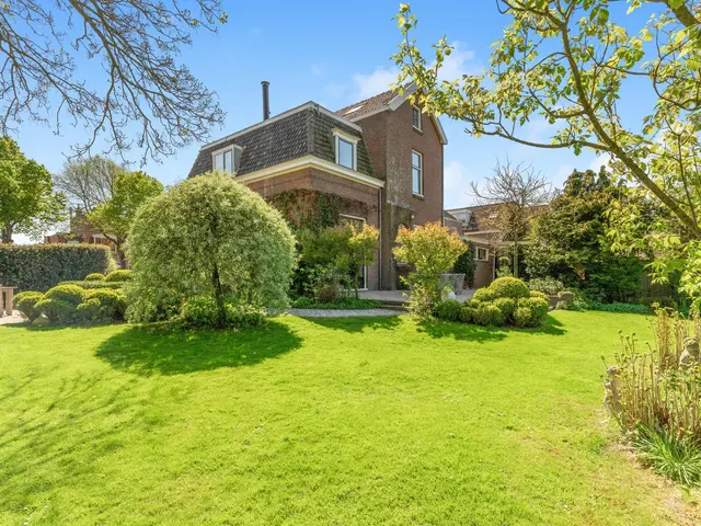 Slotweg 11, EGMOND AAN DEN HOEF