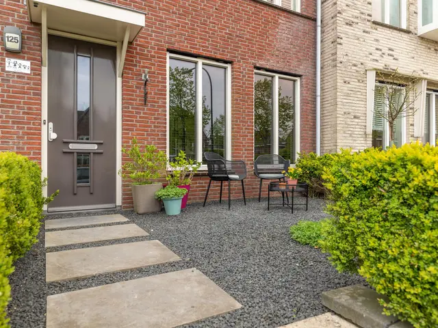 Aan de Kromme Sloot 125, UITGEEST