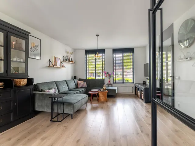 Aan de Kromme Sloot 125, UITGEEST