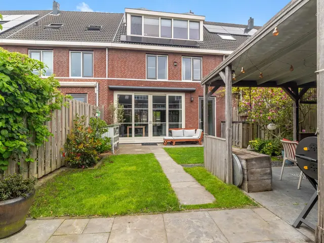 Aan de Kromme Sloot 125, UITGEEST