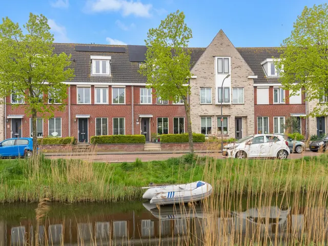 Aan de Kromme Sloot 125, UITGEEST