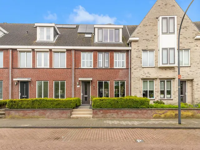 Aan de Kromme Sloot 125, UITGEEST