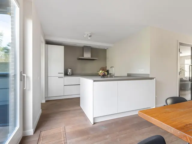 Roelat 46, LIMMEN