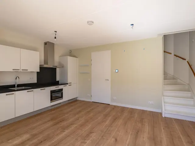 Schouwenaarsstraat 3E, BEVERWIJK