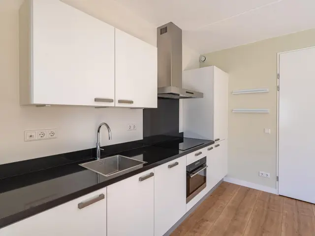 Schouwenaarsstraat 3E, BEVERWIJK