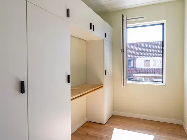 Schouwenaarsstraat 3E, BEVERWIJK