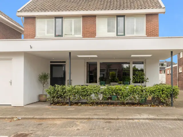 Arendsweg 44, BEVERWIJK