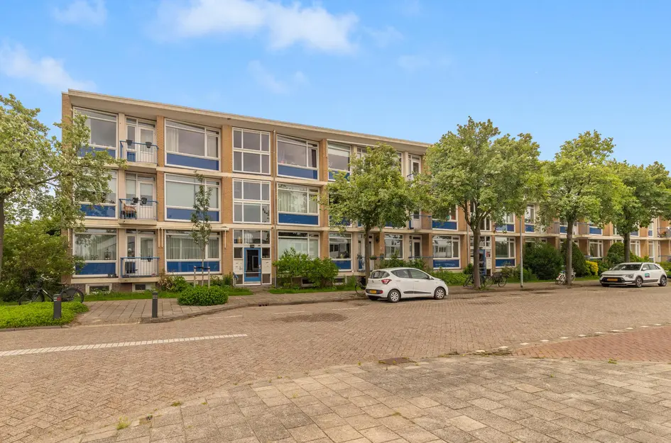 Admiraal de Ruyterlaan 13