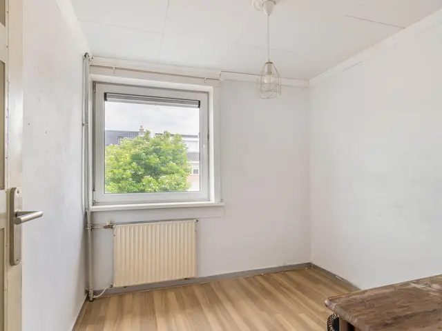 Deken Waarestraat 17, BEVERWIJK