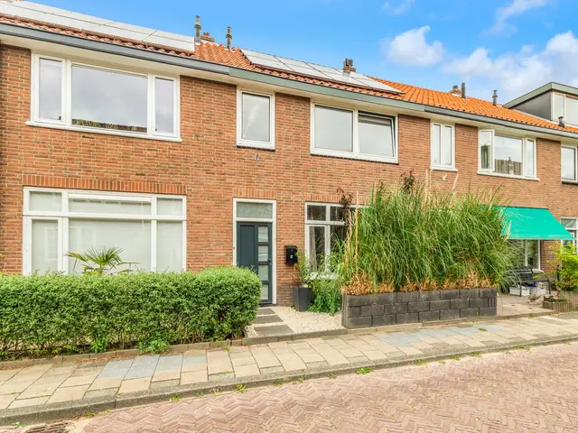Deken Waarestraat 17, BEVERWIJK