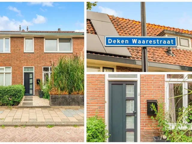 Deken Waarestraat 17, BEVERWIJK