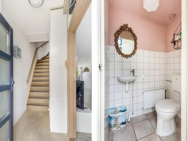 Deken Waarestraat 17, BEVERWIJK