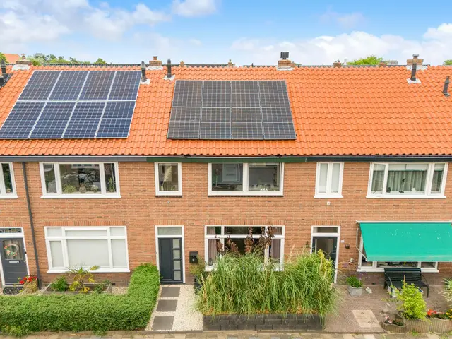 Deken Waarestraat 17, BEVERWIJK