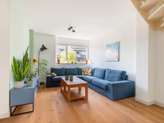Pieter Dekkerstraat 15, WINKEL