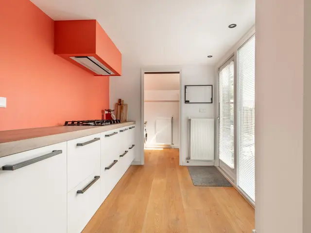 Pieter Dekkerstraat 15, WINKEL