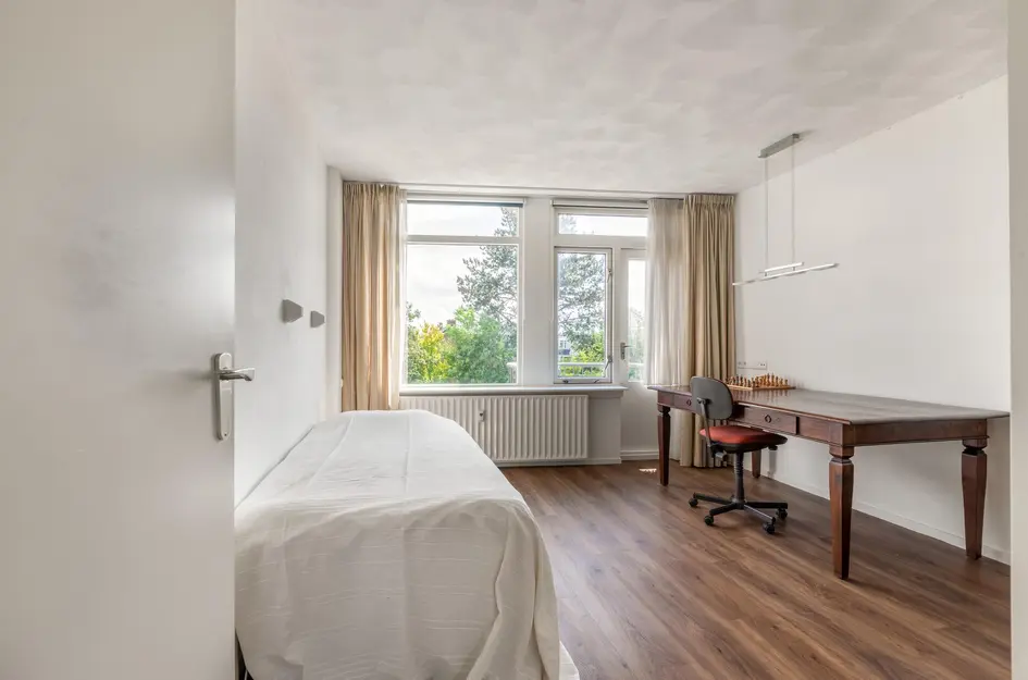 Admiraal de Ruyterlaan 20