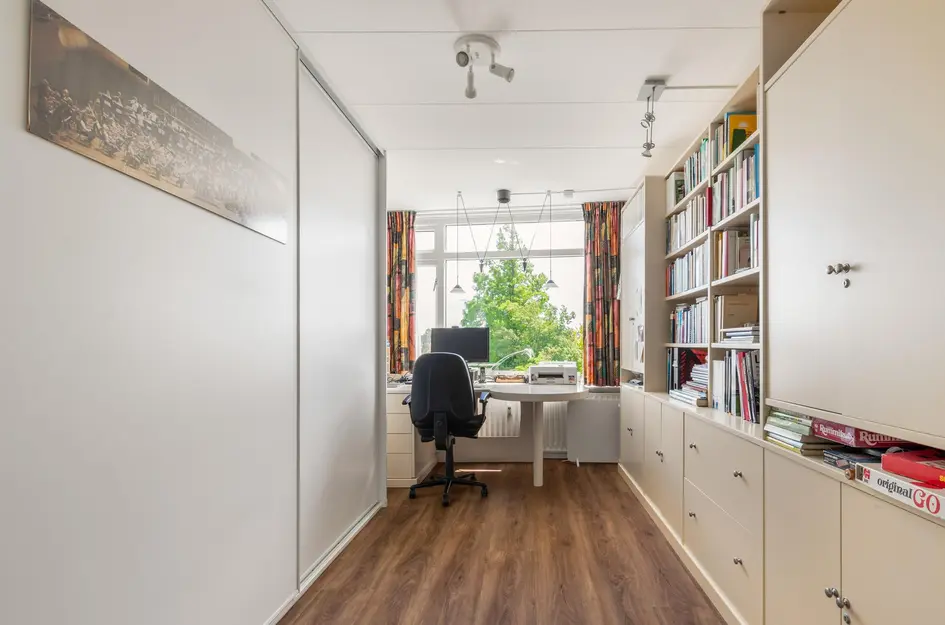 Admiraal de Ruyterlaan 20