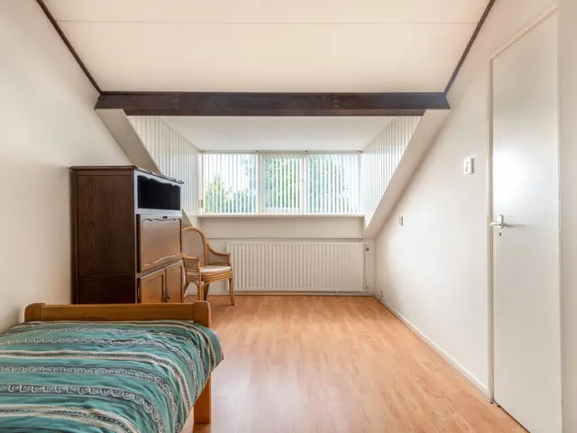 Westergeest 105, UITGEEST