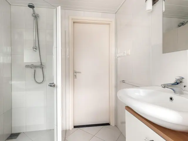 Westergeest 105, UITGEEST
