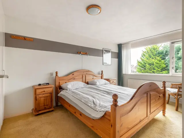 Westergeest 105, UITGEEST