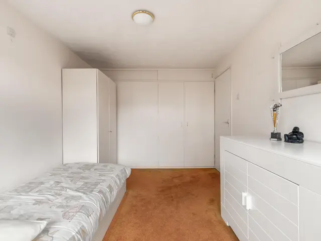 Westergeest 105, UITGEEST