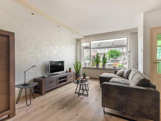 Westergeest 105, UITGEEST