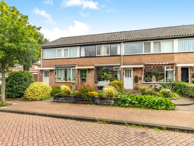 Westergeest 105, UITGEEST