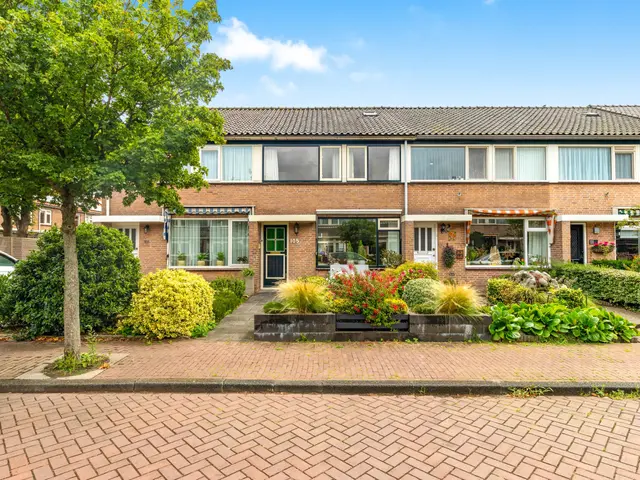 Westergeest 105, UITGEEST