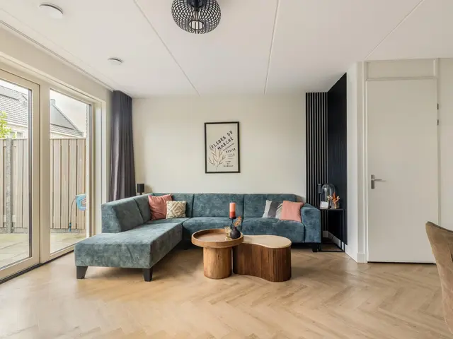Weegbree 22, HEILOO