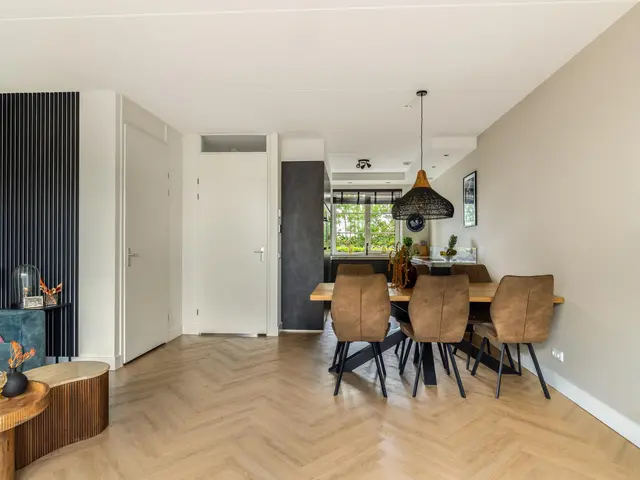 Weegbree 22, HEILOO