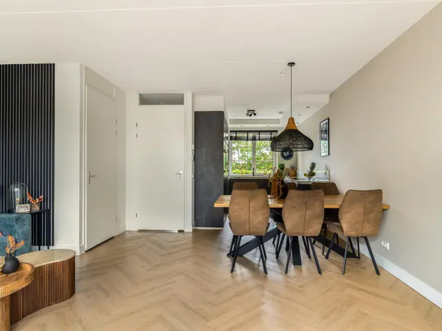 Weegbree 22, HEILOO