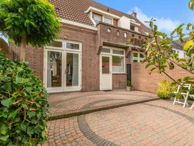 Arendsweg 63, BEVERWIJK