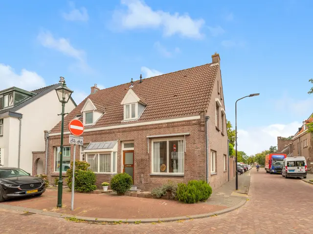 Arendsweg 63, BEVERWIJK