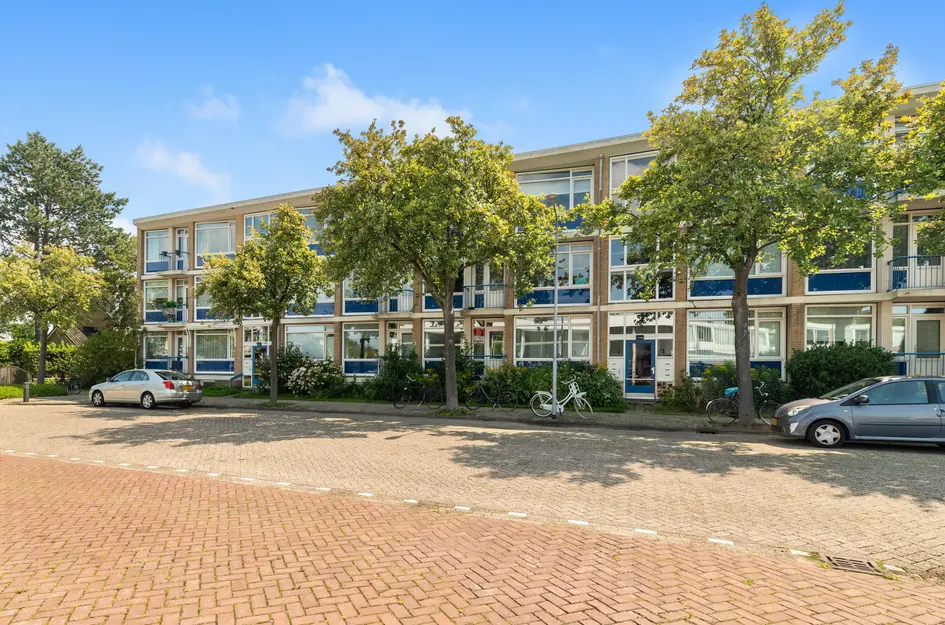 Admiraal de Ruyterlaan 11