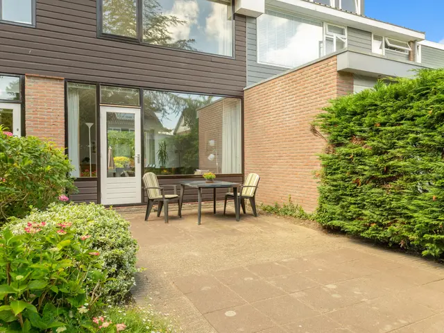 Paltrokstraat 11, UITGEEST