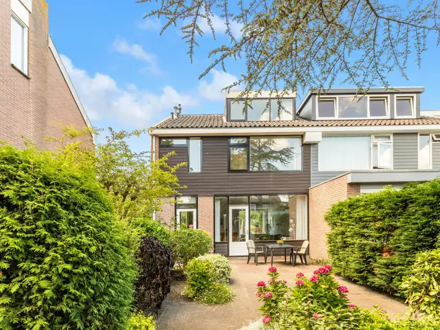 Paltrokstraat 11, UITGEEST